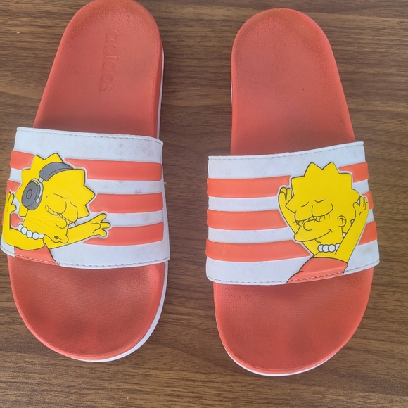 Adidas adilette size 7 woman slides - Picture 7 of 7